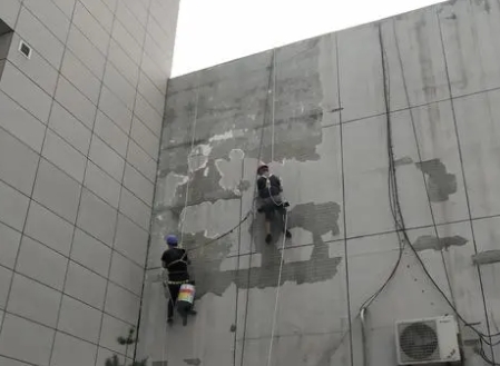 余江楼顶漏水维修公司分享下余江外墙防水的注意事项