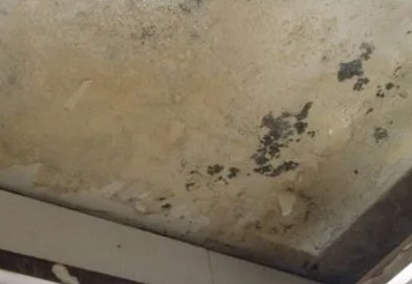 余江阳台漏水维修公司分享下余江卫生间渗水维修需要注意哪些问题。